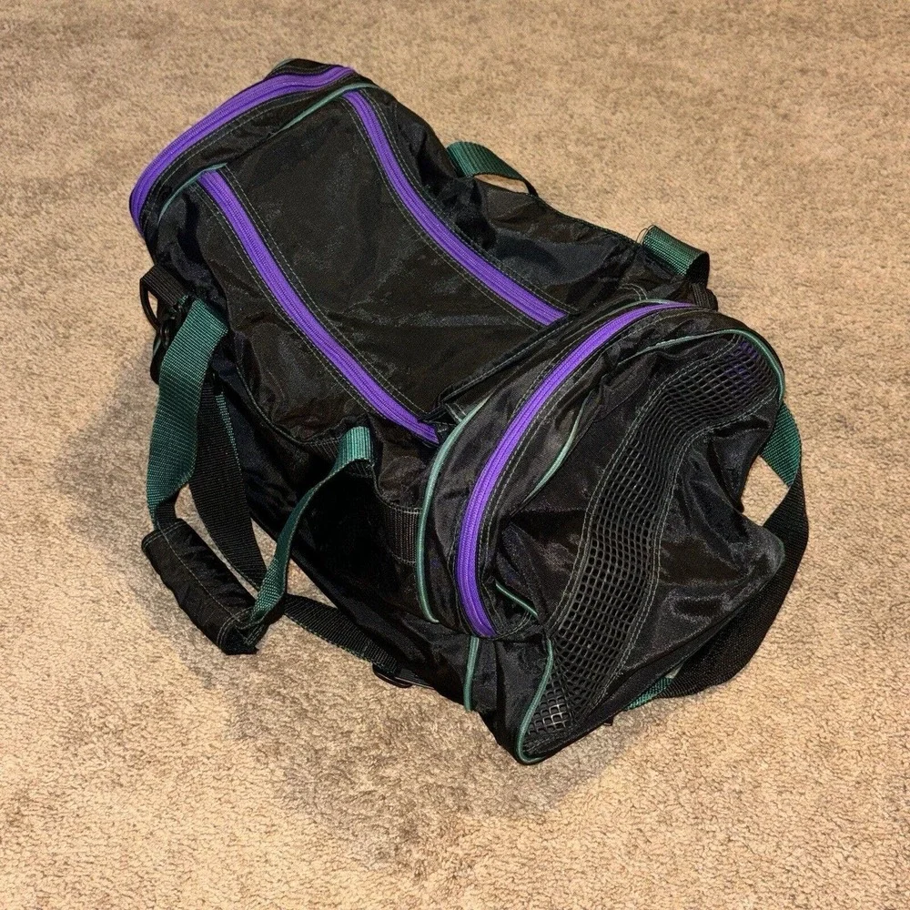 Vintage 90's Foot Locker Class‎ A Sports - Duffle Bag (Black, Purple, Green)